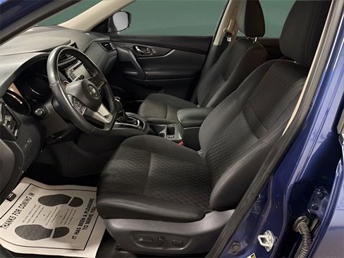 Used 2019 Nissan Rogue SV image 11