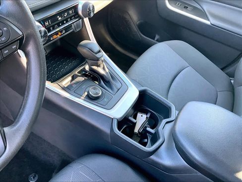 Used 2025 Toyota RAV4 XLE image 20