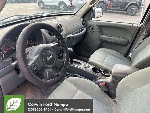 Used 2005 Jeep Liberty Sport image 12