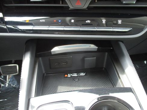 Used 2025 Buick Envision Sport Touring AWD/4WD image 26
