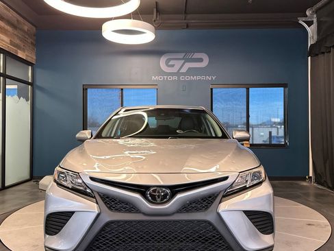 Used 2019 Toyota Camry SE image 8