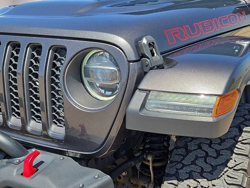 Used 2022 Jeep Wrangler Unlimited Rubicon w/ Xtreme Recon 35" Tire Package AWD/4WD image 10