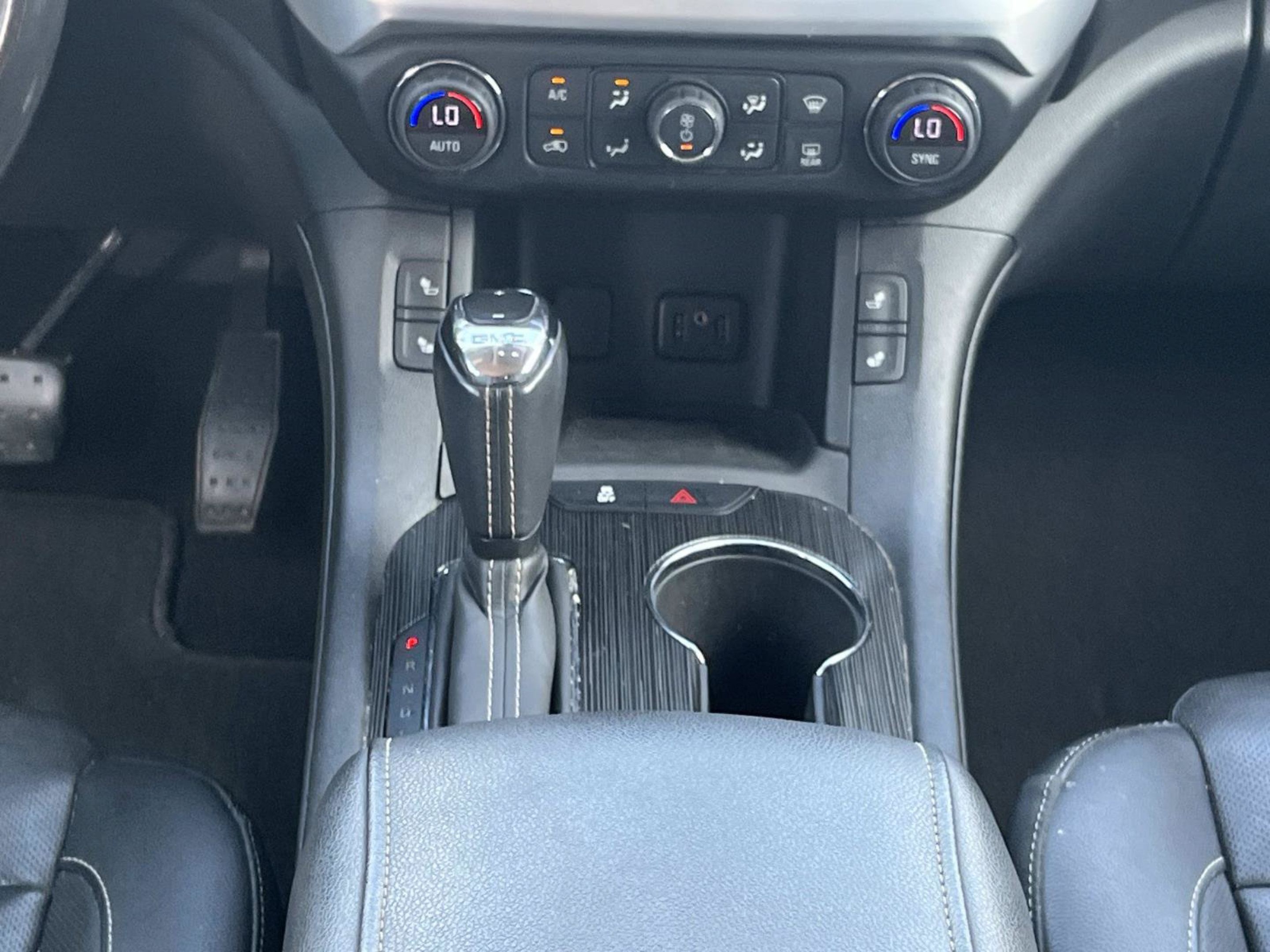 Used 2019 GMC Acadia SLT FWD image 14