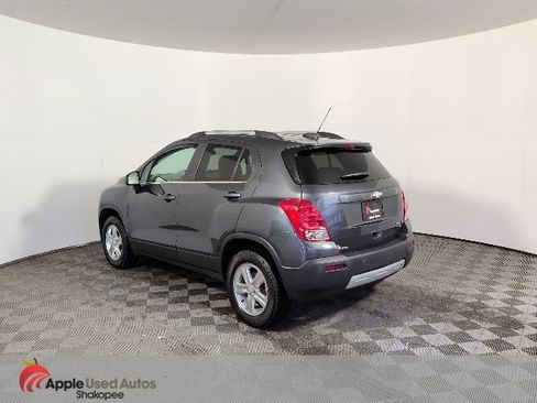 Used 2016 Chevrolet Trax LT w/ LT Sun and Sound Package image 4