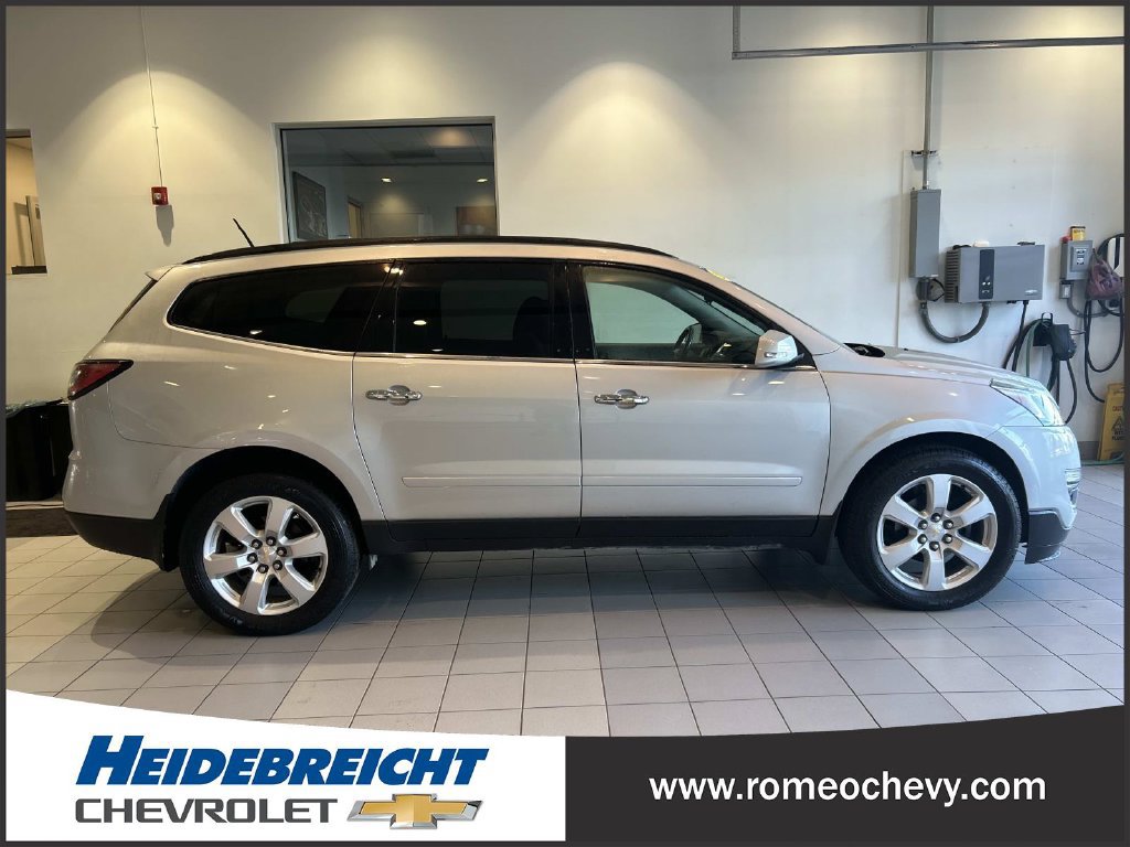 Used 2017 Chevrolet Traverse LT w/ Style and Technology Package AWD/4WD image 2