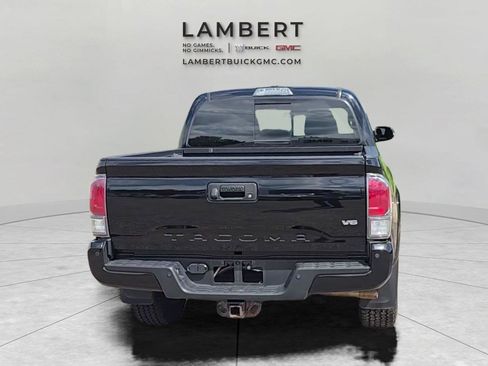 Used 2021 Toyota Tacoma TRD Sport w/ Technology Package AWD/4WD image 4