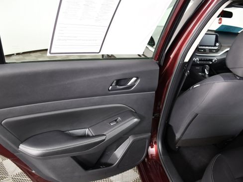 Used 2024 Nissan Altima 2.5 SV FWD image 44