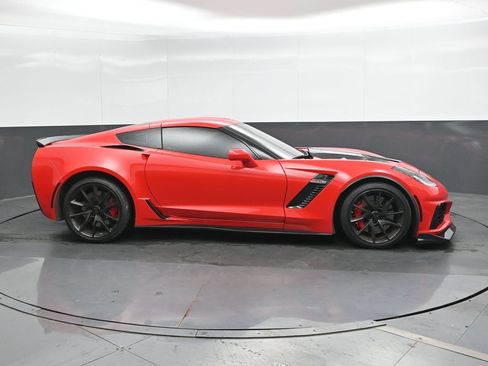 Used 2016 Chevrolet Corvette Z06 w/ 3LZ Preferred Equipment Group RWD image 3