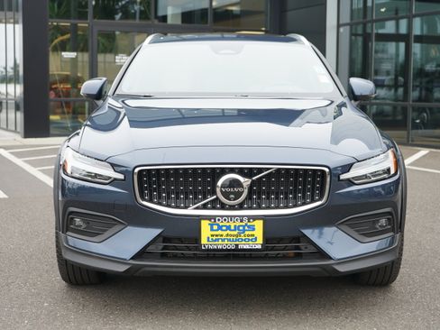 Used 2026 Volvo V60 B5 Cross Country Ultra AWD/4WD image 10