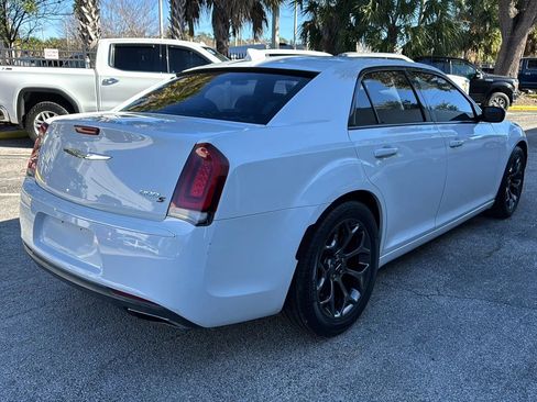 Used 2018 Chrysler 300 S image 7