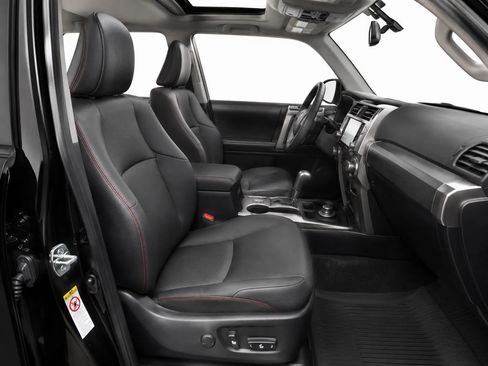 Used 2019 Toyota 4Runner TRD Off-Road Premium AWD/4WD image 17