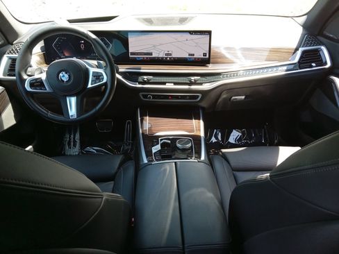 Used 2024 BMW X5 xDrive40i w/ M Sport Package AWD/4WD image 14