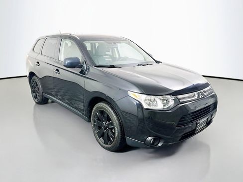 Used 2014 Mitsubishi Outlander ES FWD image 1