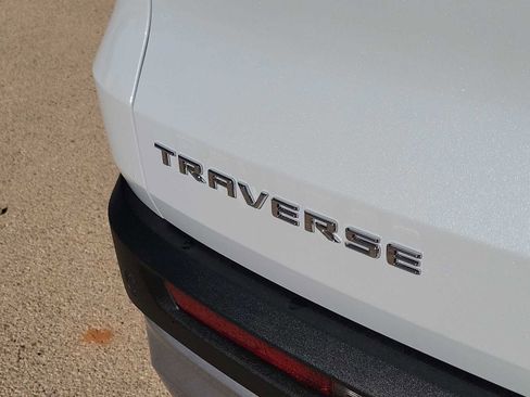 New 2026 Chevrolet Traverse LT image 7