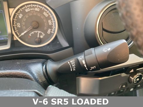 Used 2018 Toyota Tacoma SR5 image 25