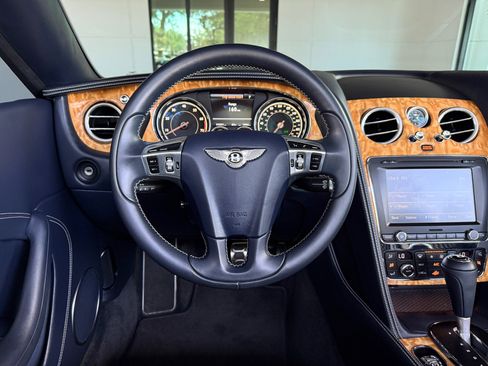 Used 2017 Bentley Continental GT image 46