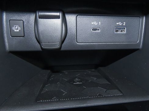 Certified 2025 Nissan Versa SR w/ Trunk Package FWD image 28