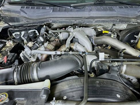 Used 2021 Ford F250 Lariat AWD/4WD image 9