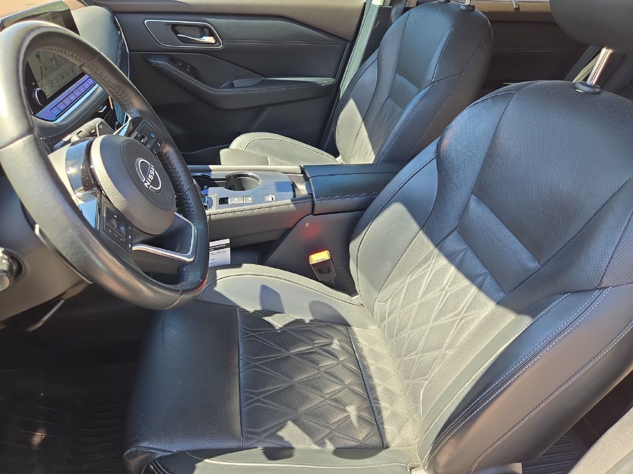 Used 2022 Nissan Rogue Platinum w/ Head-Up Display Package FWD image 16