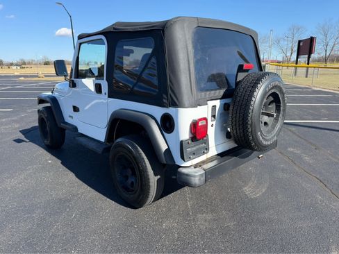 Used 2001 Jeep Wrangler SE image 3