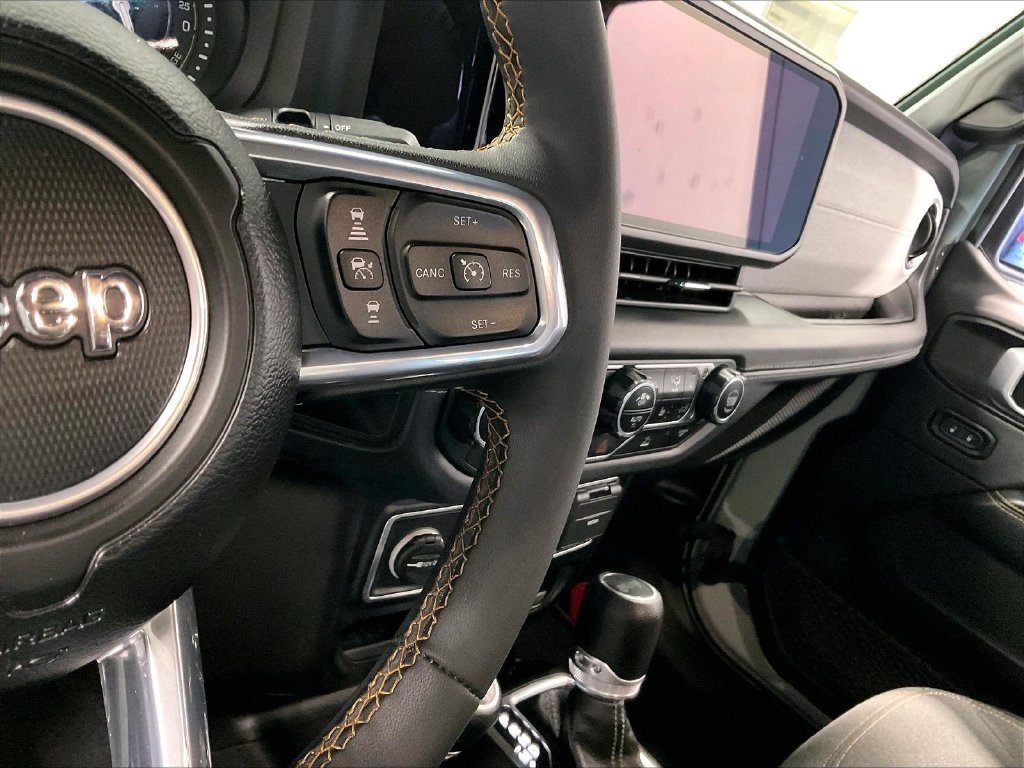 Used 2024 Jeep Wrangler Unlimited Sahara w/ Technology Group AWD/4WD image 24