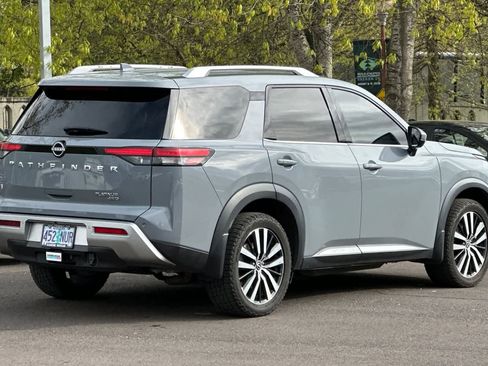 Used 2023 Nissan Pathfinder Platinum AWD/4WD image 2