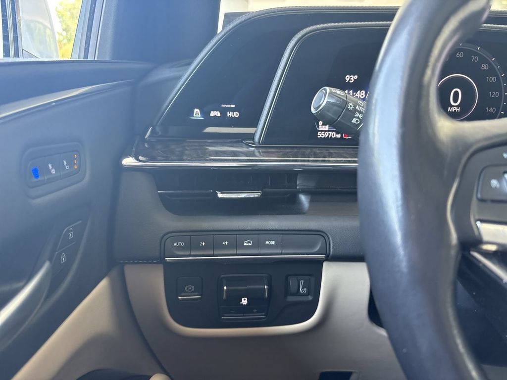 Certified 2023 Cadillac Escalade Premium Luxury w/ Performance Package AWD/4WD image 18