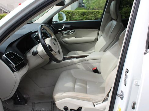 Used 2016 Volvo XC90 T6 Momentum AWD/4WD image 10