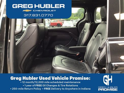 Used 2025 Chrysler Pacifica Limited FWD image 32