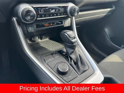 Used 2022 Toyota RAV4 SE AWD/4WD image 19
