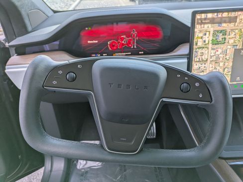 Used 2022 Tesla Model X image 16