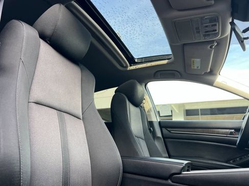 Used 2018 Honda Accord EX image 16