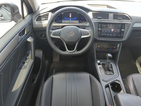 Certified 2023 Volkswagen Tiguan SE w/ Panoramic Sunroof Package FWD image 14