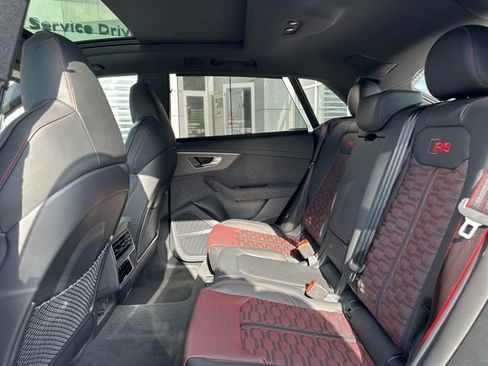 New 2025 Audi RS Q8 performance image 12
