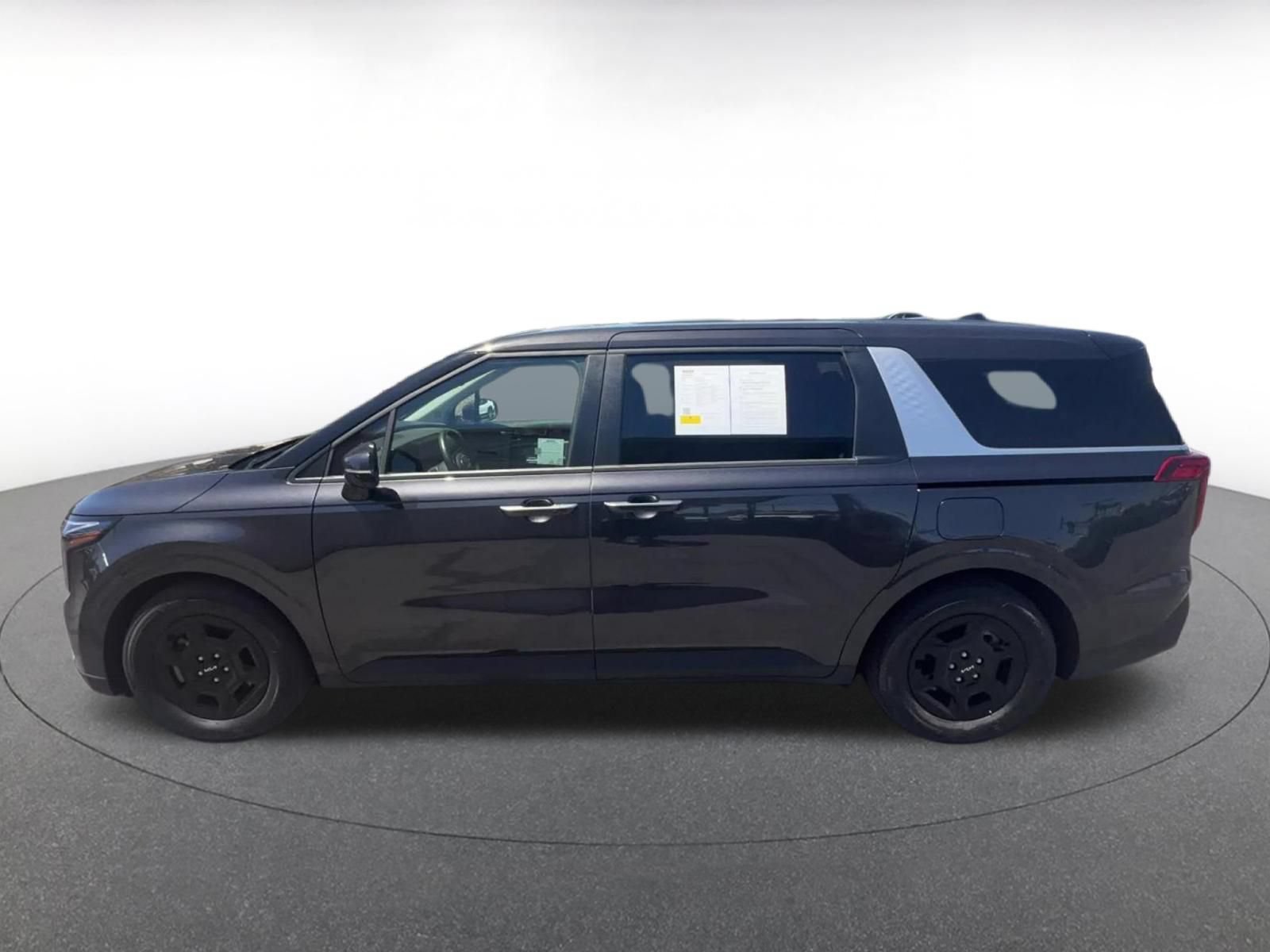 Used 2026 Kia Carnival FWD image 8