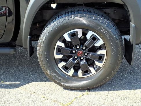 Used 2023 Nissan Frontier PRO-4X w/ Pro Convenience Package AWD/4WD image 9