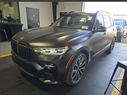 Used 2022 BMW X7 M50i w/ Dynamic Handling Package AWD/4WD image 6