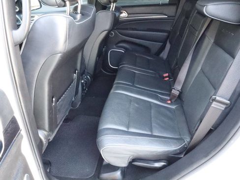 Used 2019 Jeep Grand Cherokee Summit image 8