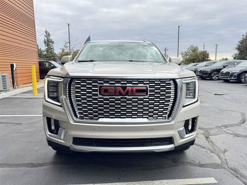 Used 2021 GMC Yukon XL Denali w/ Advanced Technology Package AWD/4WD image 6