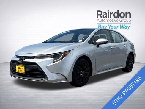 Used 2023 Toyota Corolla LE FWD image 3