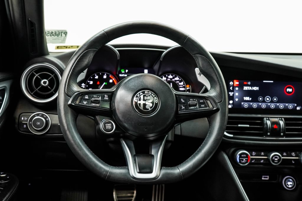 Used 2023 Alfa Romeo Giulia Veloce RWD image 23