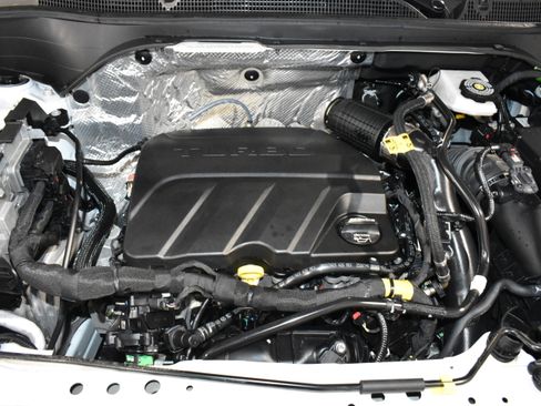 Used 2025 Chevrolet Trax ACTIV w/ Driver Confidence Package image 33