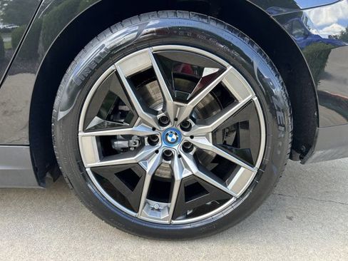 Used 2024 BMW i5 eDrive40i RWD image 25