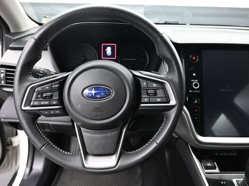 Used 2025 Subaru Outback Premium AWD/4WD image 12