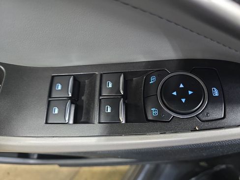 Used 2023 Ford Explorer XLT w/ Equipment Group 202A AWD/4WD image 31
