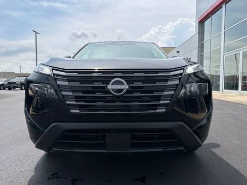 Used 2026 Nissan Rogue SV AWD/4WD image 2