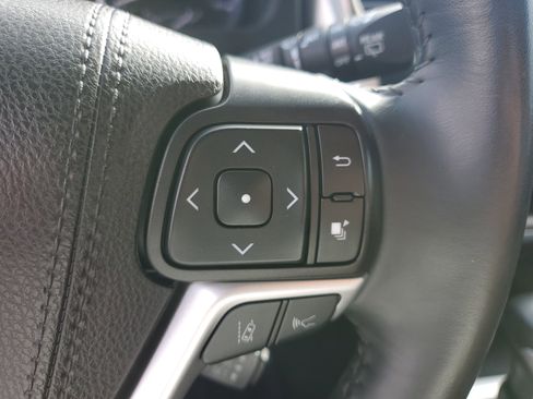 Used 2019 Toyota Highlander Limited image 25