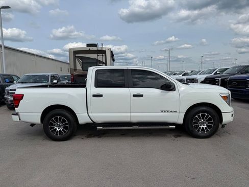Used 2023 Nissan Titan SV RWD image 17