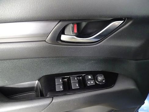 Used 2020 MAZDA CX-5 Sport image 17