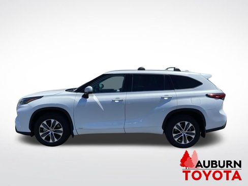 Used 2022 Toyota Highlander XLE AWD/4WD image 4